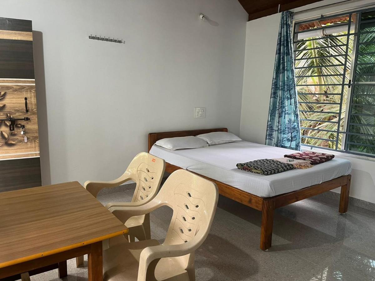Surya Beach Cafe And Stay Gokarna  Exterior foto